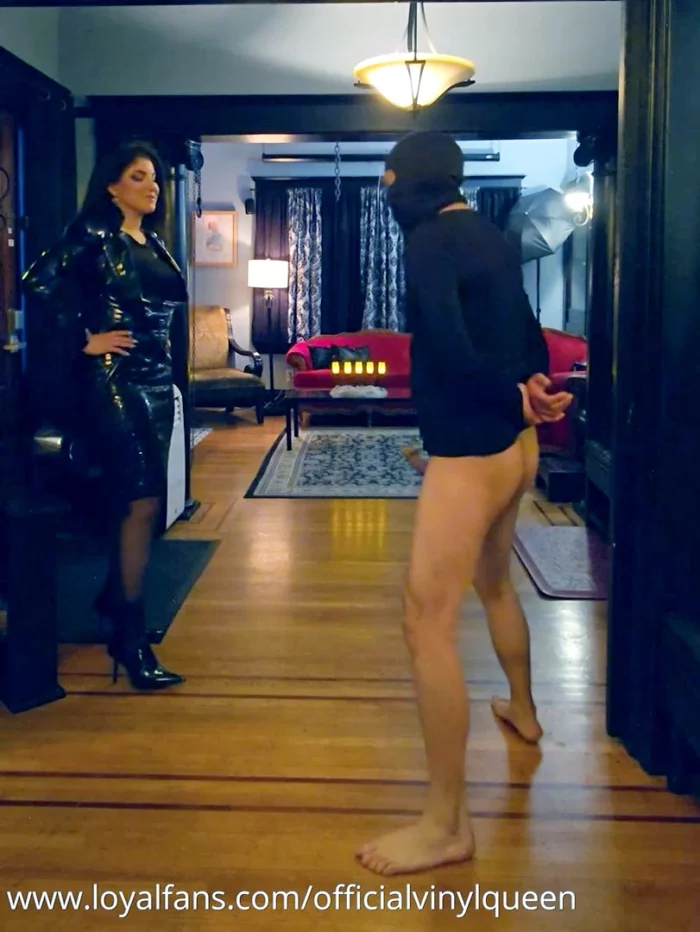 Ball Kicking Week! - OFFICIAL VINYL QUEEN - MP4
