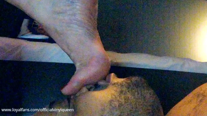 Dc Face Trample - OFFICIAL VINYL QUEEN - MP4