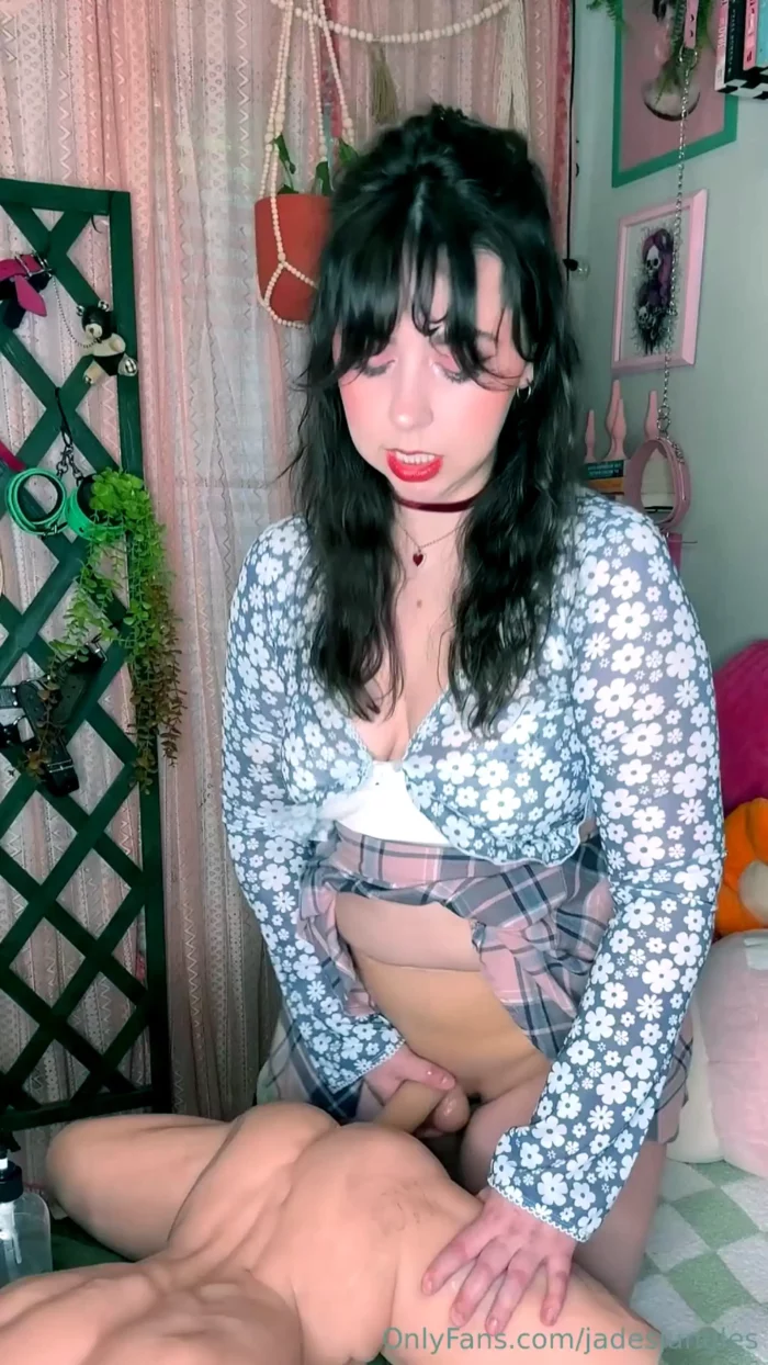 A Hyper Realistic Dick That I'm Itching To Use On Your Tight Hole - PEGGING GODDESS JADE / JADESJUNGLES - MP4