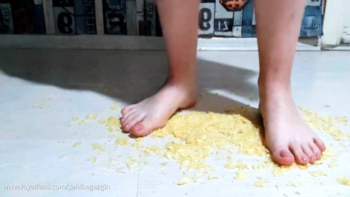 Food Crush 3 - SAHIBE GEZGIN - MP4