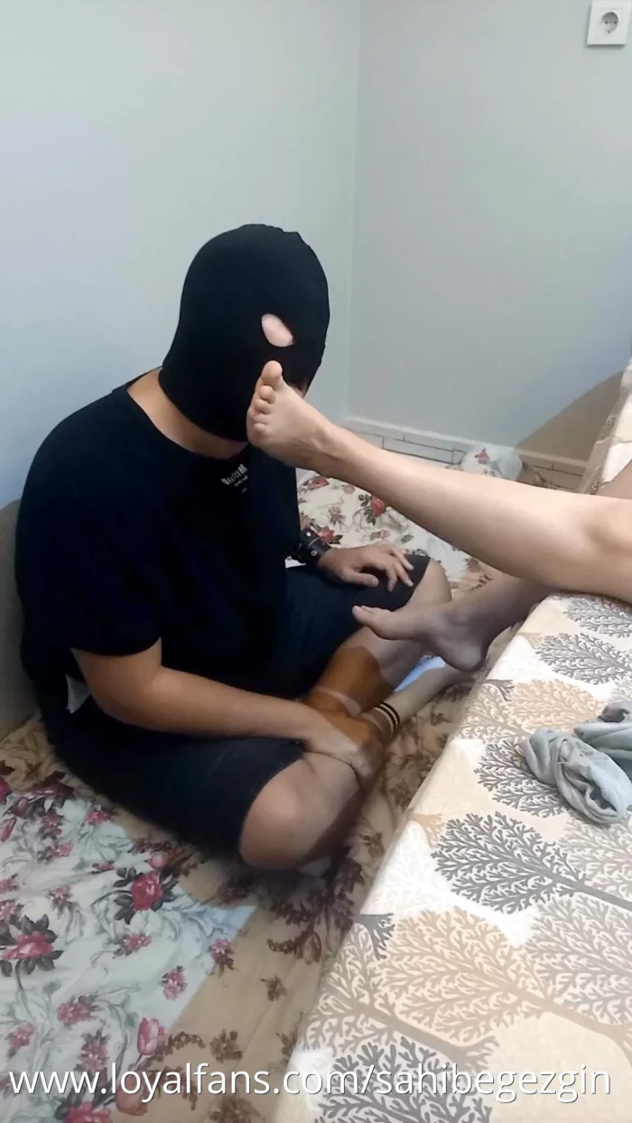 Footworship - Sockworship - SAHIBE GEZGIN - MP4