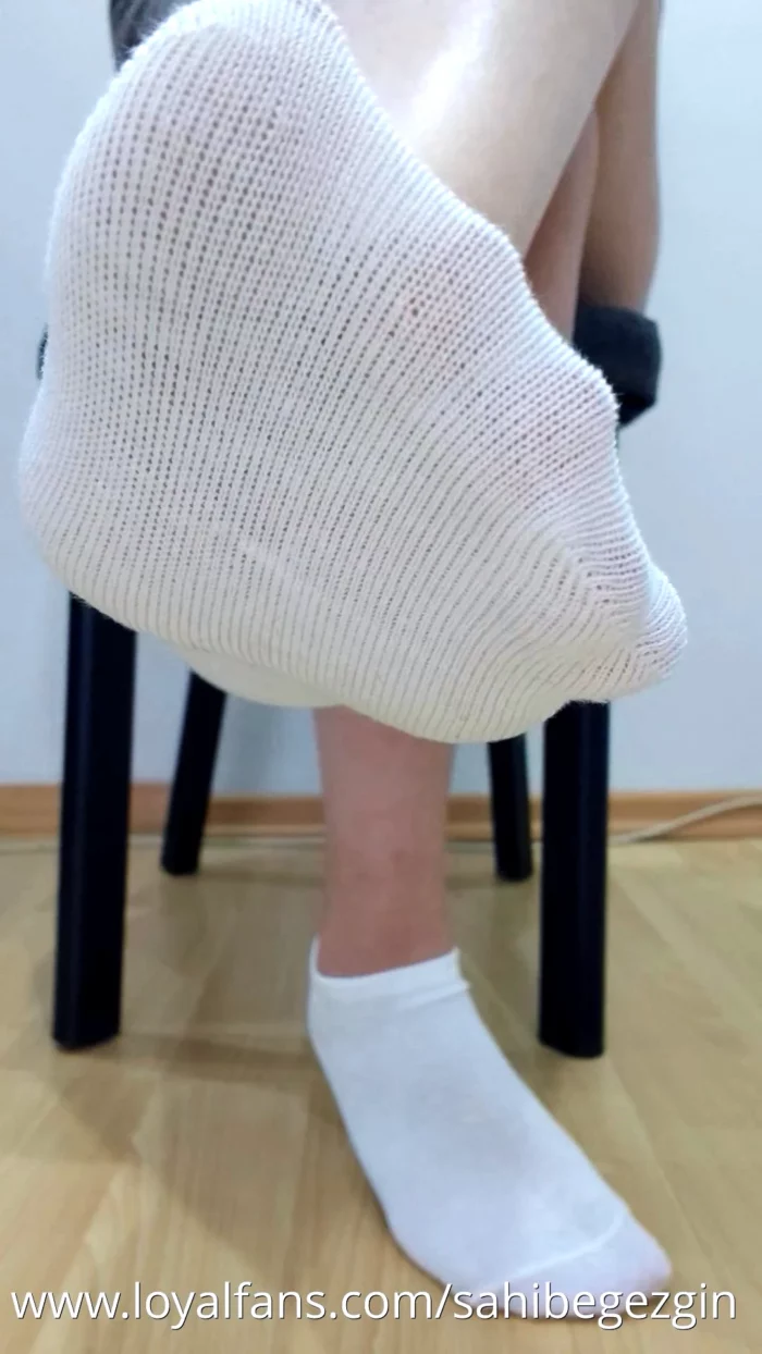 You'll Beg Me To Get My Socks Dirtier - SAHIBE GEZGIN - MP4