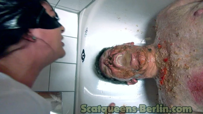 2big Piles Shit For The Pig 3 - SCATQUEENS-BERLIN - MP4