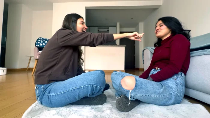 My Lover Explains To Me How To Play Sexually With Penances While Her Husband Sleeps - SCARLETTANDC - MP4
