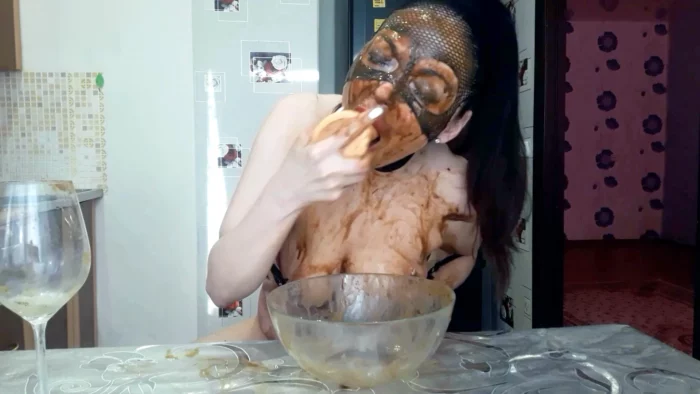 I Eat Shitty Womit Part 2 - SCATLINA - MP4