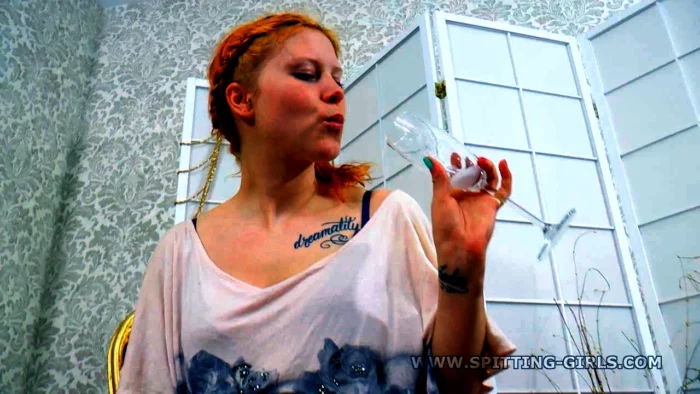 Drink My Spittle-Cocktail! - SPITTING-GIRLS - MP4