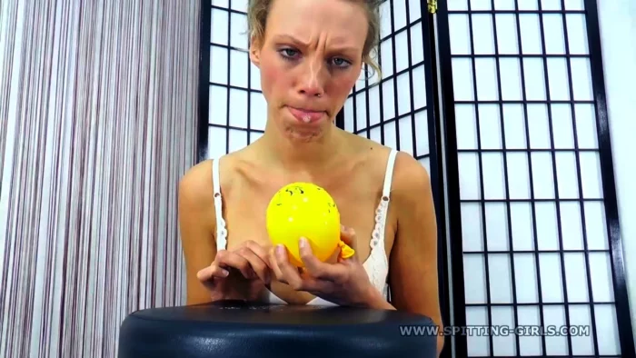 I Will Cover Your Face With Spit - Lady Sara - SPITTING-GIRLS - MP4