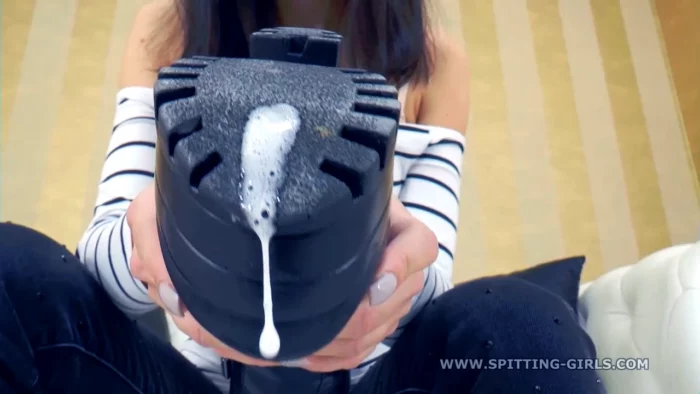 Lick My Spit - SPITTING-GIRLS - MP4