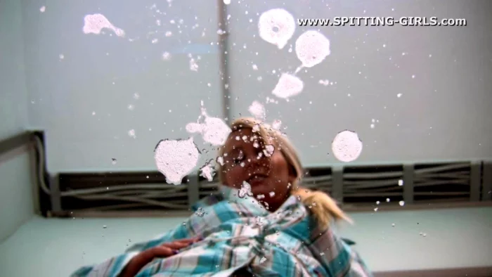 Spit On From Above - SPITTING-GIRLS - MP4