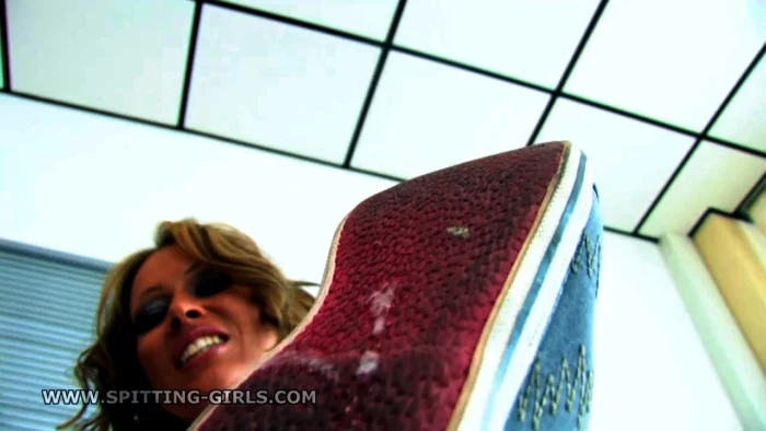 Sue Spits At Her Sporty Shoes - SPITTING-GIRLS - MP4