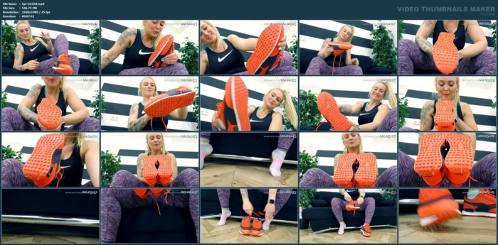 The Spit Runs Down - Lick It Off! - Mistress Jane - SPITTING-GIRLS - MP4