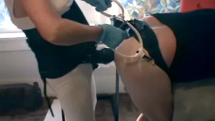 Amateur Mistress Pegs - SUBMISSIVE HUSBAND - MP4