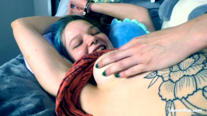 Ziva Tickles Teddy - TAWORSHIP - TICKLING - MP4