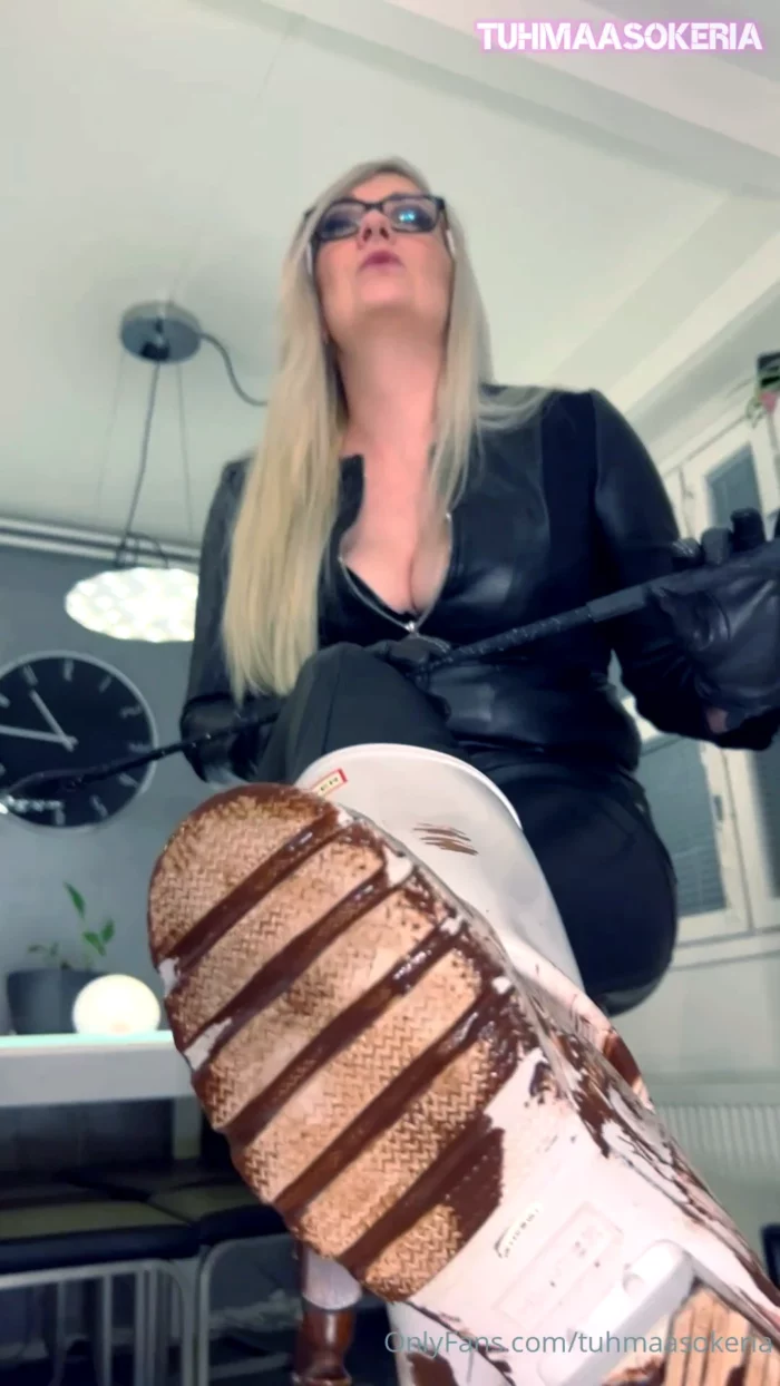 POV I Step Into Your Home With My Muddy Rubber Boots - TUHMAA SOKERIA - MP4