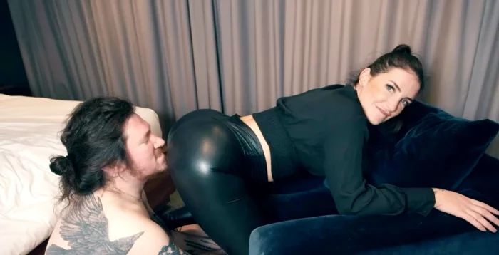 A Classy Ass Tease Leads To An Unforgettable Breathe Test - ADREENA WINTERS - MP4