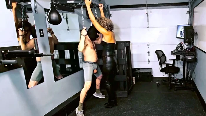 Dominas Discipline Betas Monthly Review March - BALLBUSTING BIANCA / DOMINABIANCA - MP4