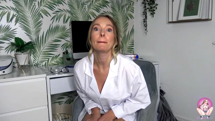 Doctor Gives Handjob - BREA ROSE - MP4