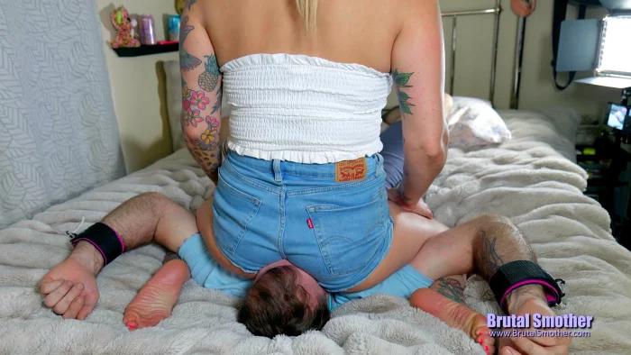 Amber Sits On Her Chairs Face In Sexy Jean Booty Shorts! Part 1 - BRUTAL FACE SITTING AND FEMDOM - MP4