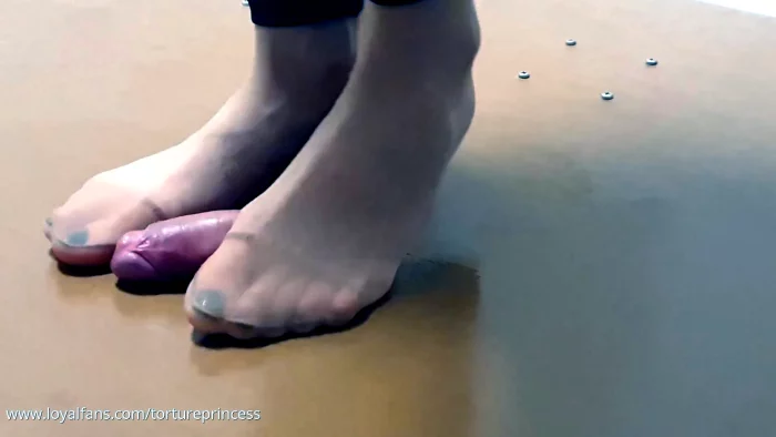 Worn Nylon Socks Dancing Pov - COCKCRUSH TRAMPLE TORTUREPRINCESS - MP4