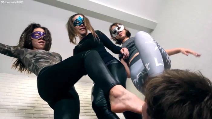 Girls Spit In The Loser's Face - CRUEL DOMINATION / BEAUTIFUL GIRLS - MP4