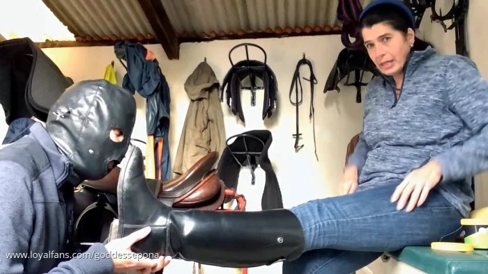 Sub Is Late Taking Goddess Shopping - GODDESS EPONA - EQUESTRIAN FINDOM - MP4