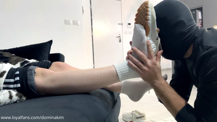 My Foot Addict - DOMINA KIM - MP4