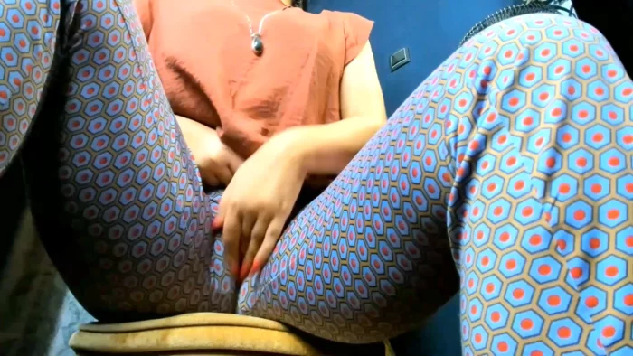 I Was So Fucking Horny That I Almost Broke My Chair! Big Booty Humping Pillow! - EDGEQUEEN69 - MP4
