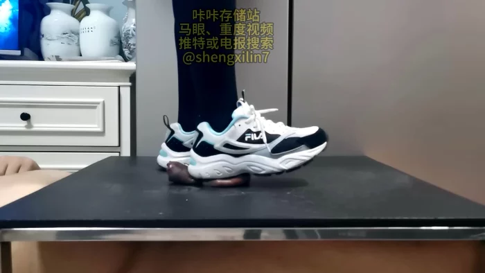 Look At This Pair Of Shoes - EROSMAYAN7 - MP4