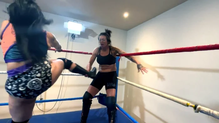 Esmerelda Pummels Miss Big Ds Tummy - PANDEMIC PRO WRESTLING - MP4