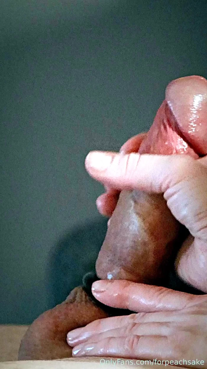 Warming Up With A Handjob Before First Foot Job Ever - FORPEACHSAKE - MP4