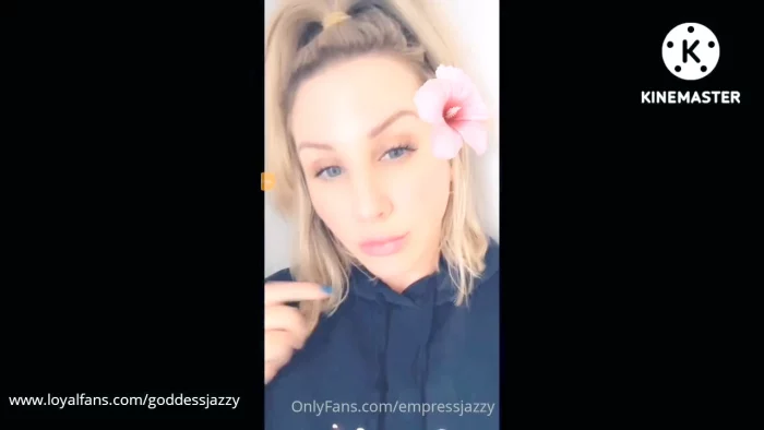 Tug To Bulky Sweaters - GODDESS JAZZY / EMPRESS JAZZY - MP4