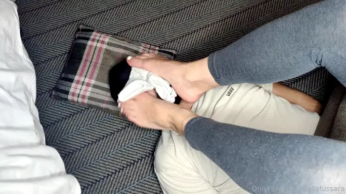 I Spent The Whole Day Hiking In The Mountains - GODDESS BELLAFUSSARA - MP4