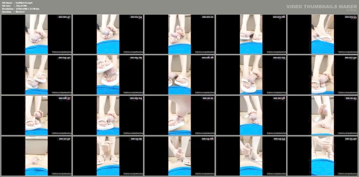 I Took The Opportunity To Massage My Feet With His Cock On My Soles - GODDESS ELISA - MP4