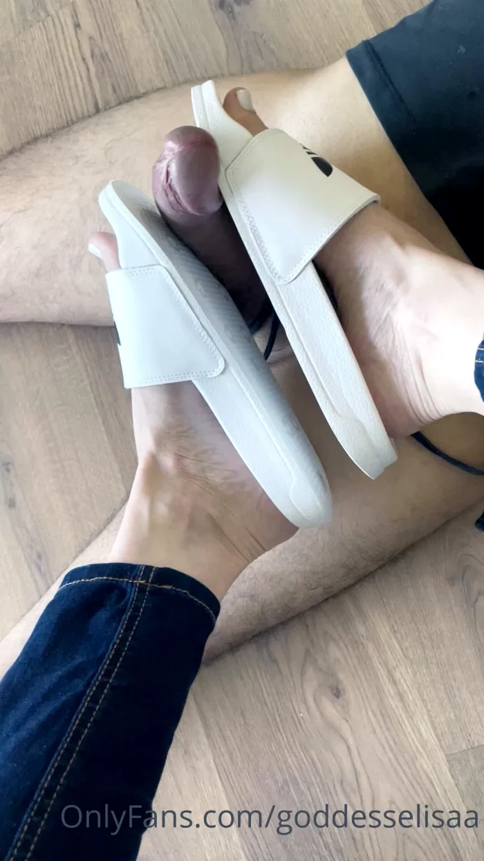 You Like When I Tie Your Balls Up And Let Your Cock Exposed - GODDESS ELISA - MP4