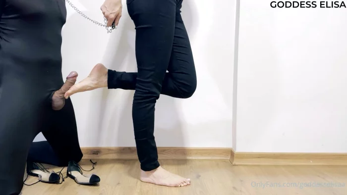 Your Dick Gets Hard When You Know That You Will Be Kneeling At My Disposal - GODDESS ELISA - MP4