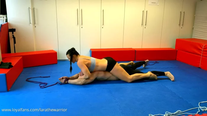 Lara The Warrior's Session 2 - LARA THE WARRIOR - MP4