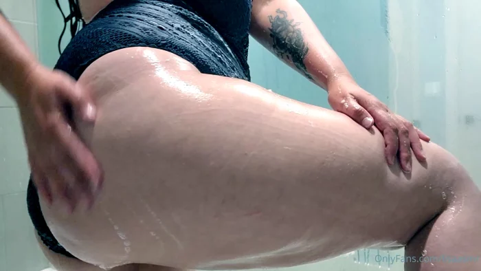 Curvy Shower ASMR - LISA ASMR - MP4