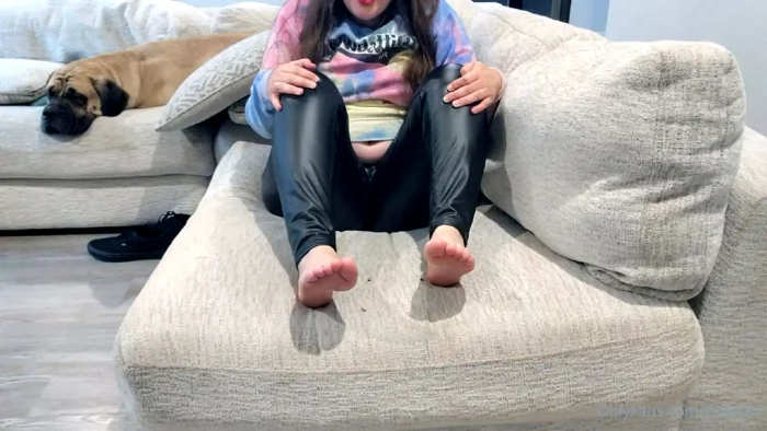 Tinies Clean Giantess Feet During Stretches ASMR - LISA ASMR - MP4