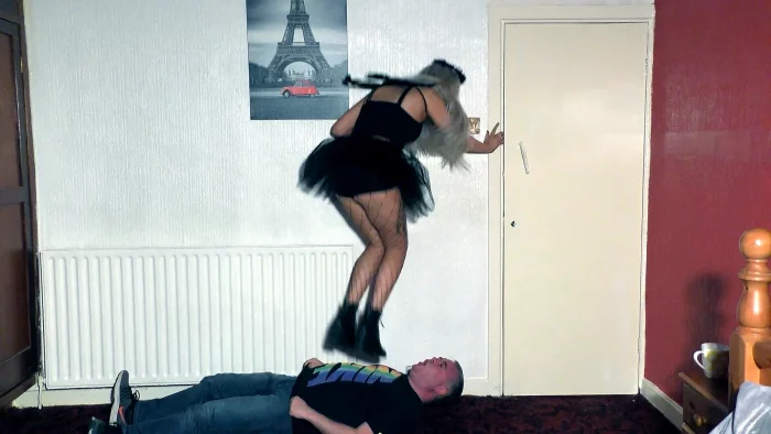 Halloween Jumping Stomping Trampling - MEAN GIRL SOPHIE - MP4