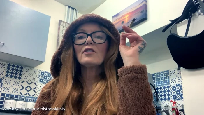 Ashtray Retard - MISTRESS KIRSTY - MP4