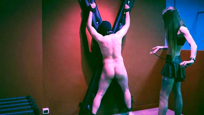 Flooging - MISTRESS MAGDA - MP4