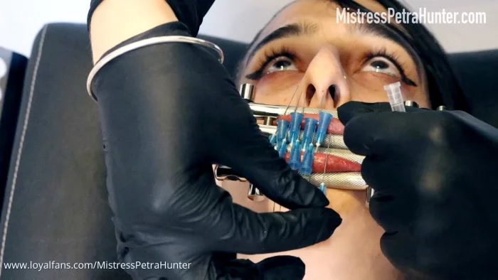 Her Lips Are Sealed - MISTRESS PETRA HUNTER - MP4