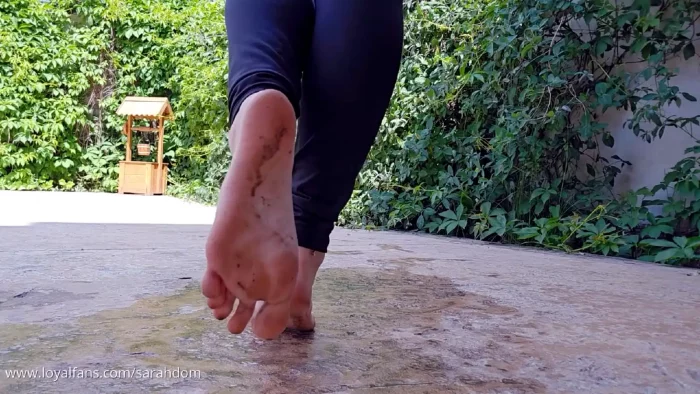 Dirty Feet For Dirty Subbies - MISTRESS SARAH DOM - MP4
