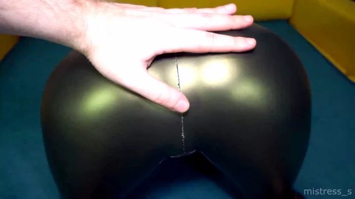 Slapping, Touching And Snatching My Ass In Green Leather Leggings - MISTRESS_S - MP4