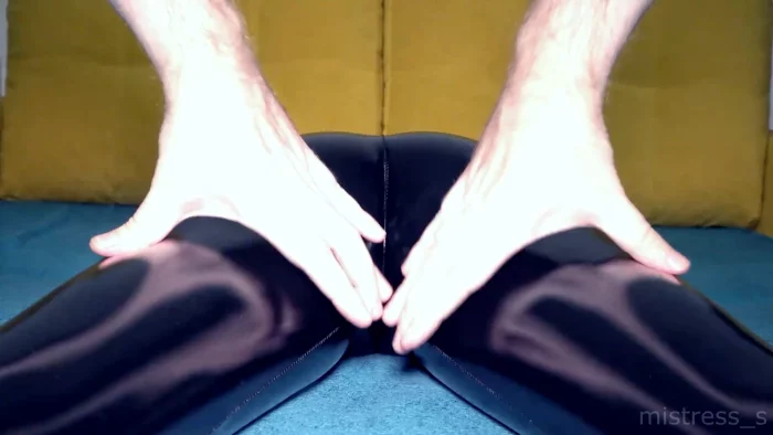 Slowmo! Slapping And Squeezing Tight Ass In Shiny Leather Leggings - MISTRESS_S - MP4