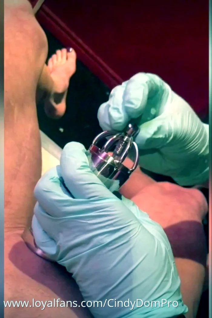 Installation Of A Cage With Urethral - MISTRESS CINDY - MP4
