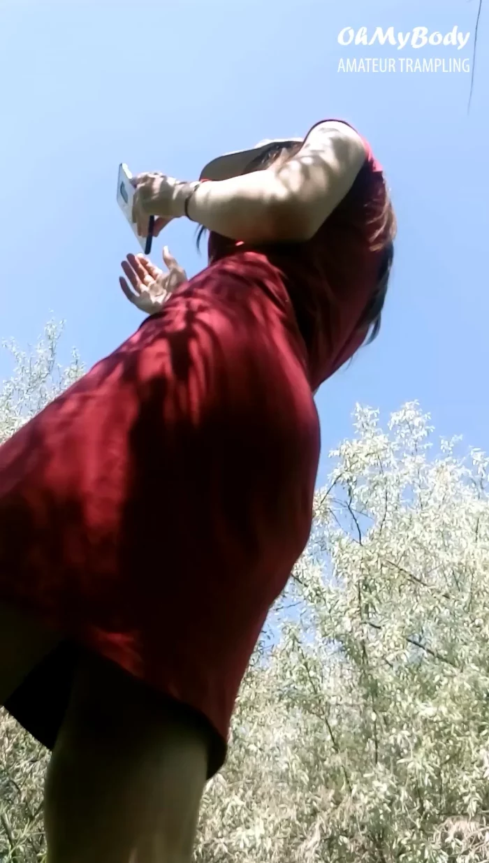 Alisha Loves Trampling In Nature - OHMYBODY - MP4