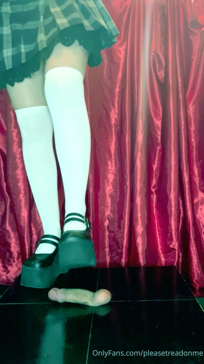 I Stomped His Balls And Then He Came - PLEASE TREAD ON ME - MP4