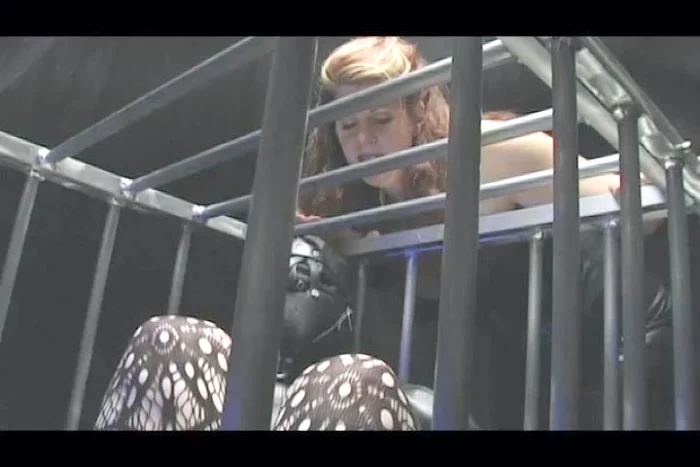 Amanda Bird In A Cage - S030 - SERIOUSIMAGES - MP4