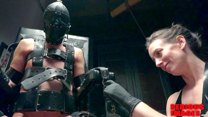 Electro Slut - A043 - SERIOUSIMAGES - MP4
